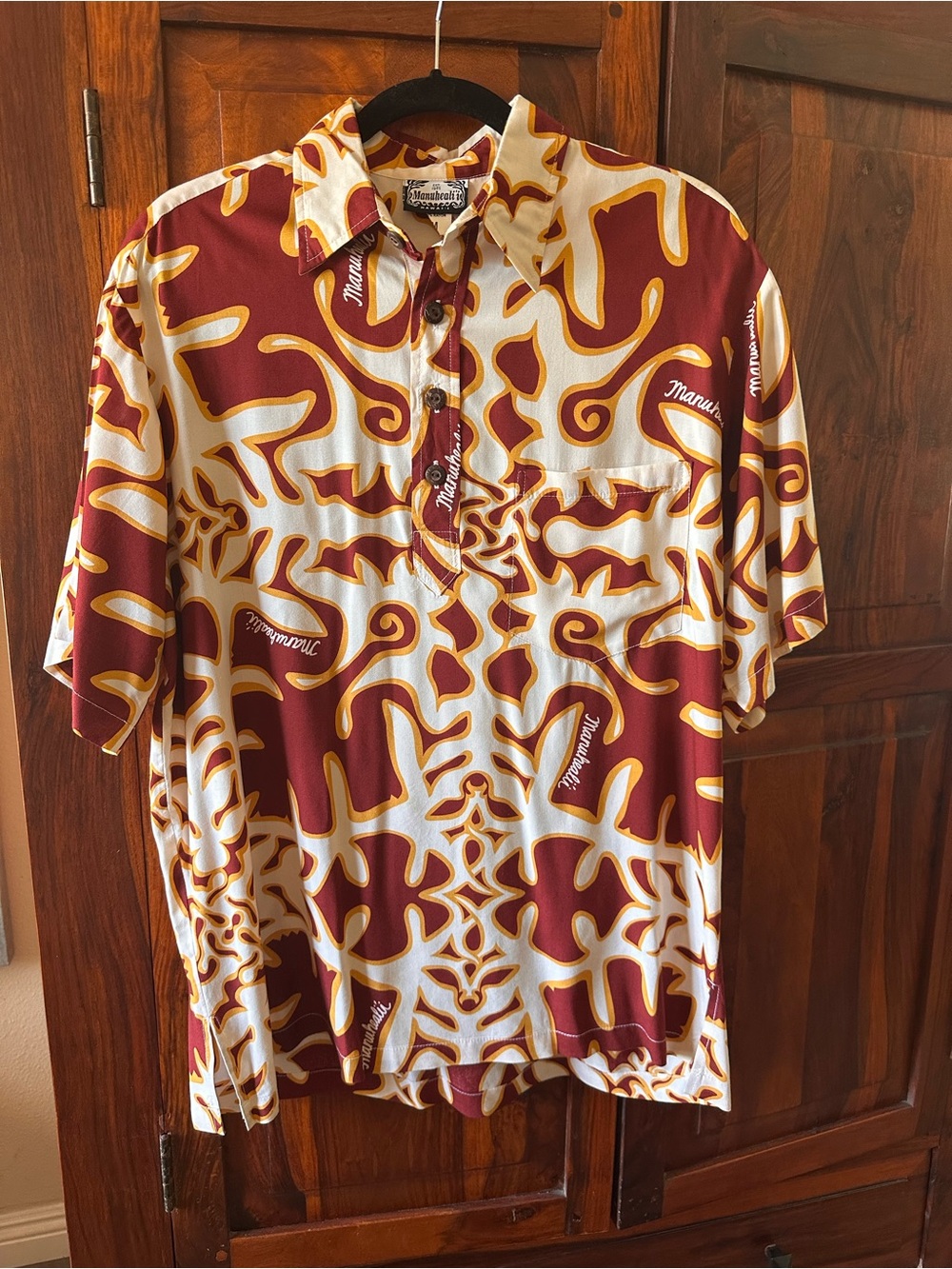 Manuheali'i burgundy , cream & yellow Short-Sleeve Button-Down aloha shirt